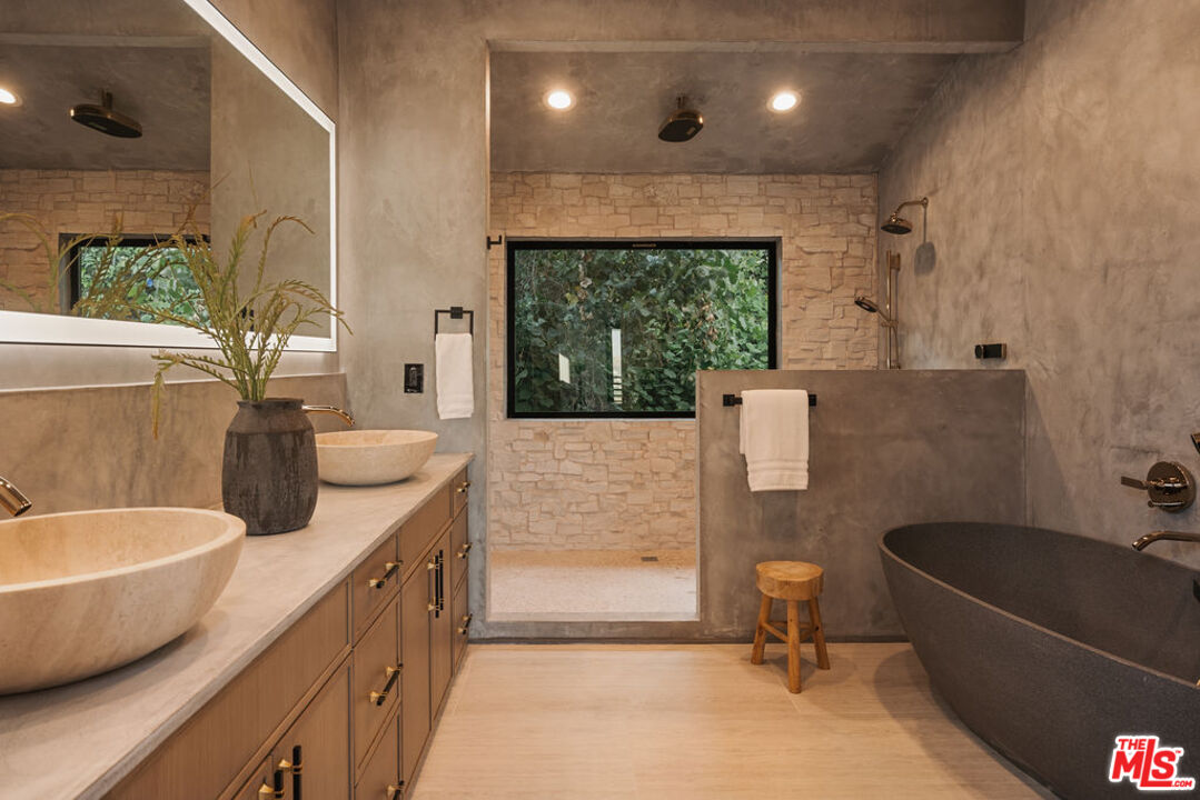 2474 Silver Ridge Avenue Los Angeles, CA 90039 - Photo 37 of 57