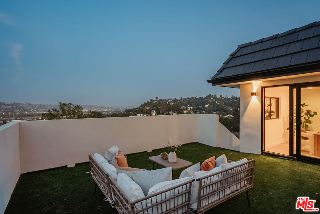 2474 Silver Ridge Avenue Los Angeles, CA 90039 - Photo 52 of 56