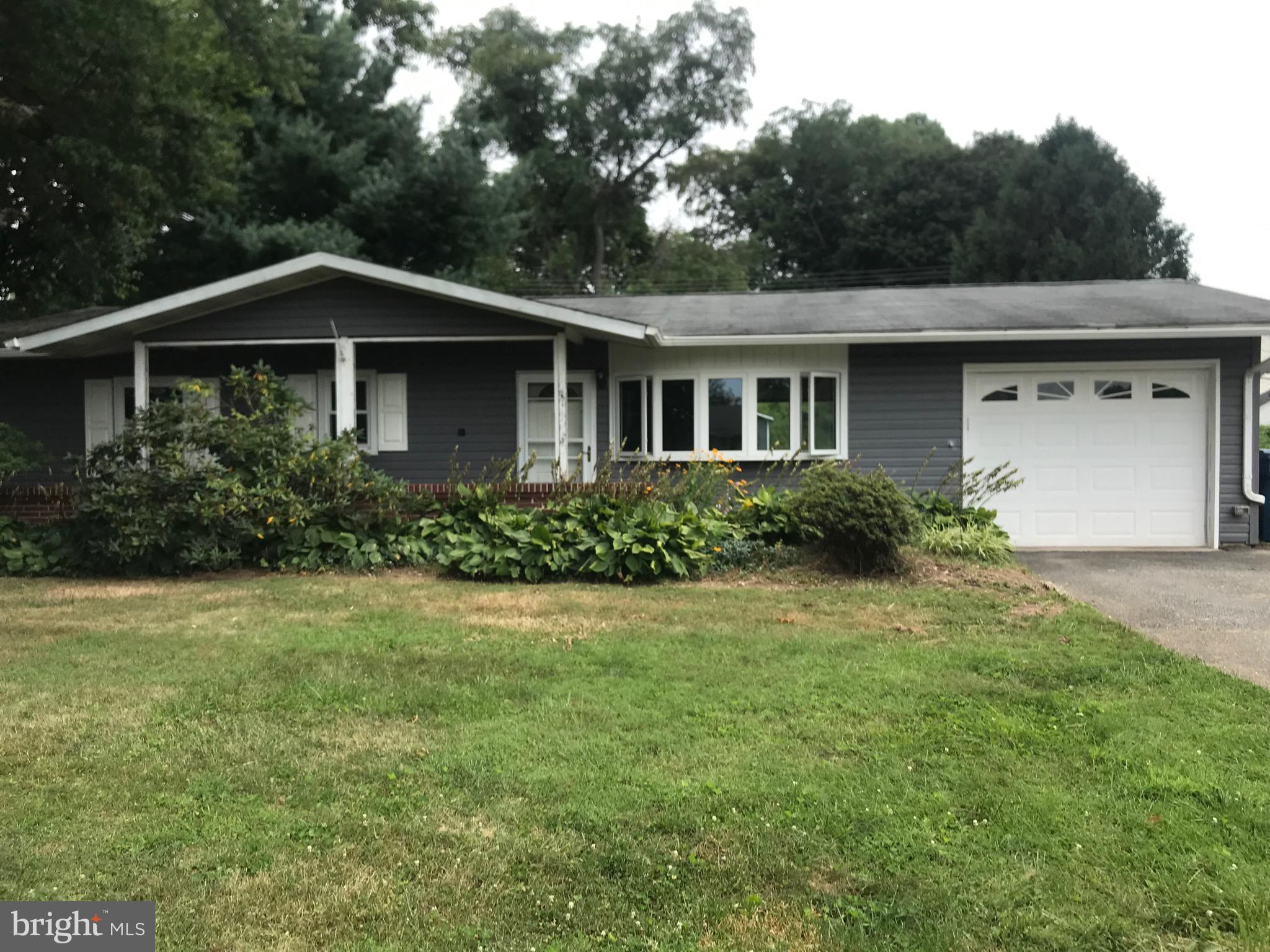13 Chartwell Road West Grove, PA 19390 - Photo 1 of 11 Gallery Image 1
