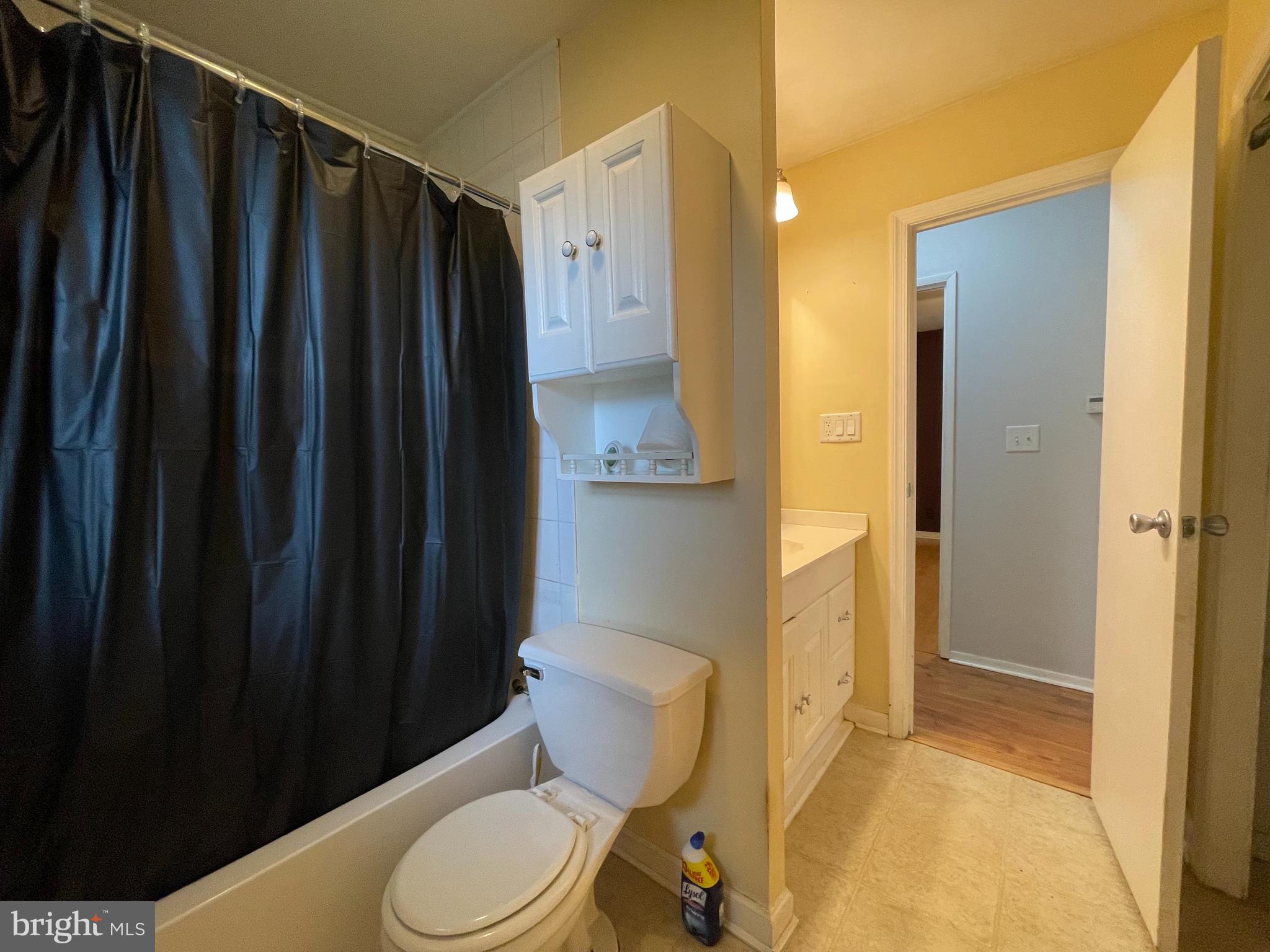 13 Chartwell Road West Grove, PA 19390 - Photo 8 of 11 Bathroom