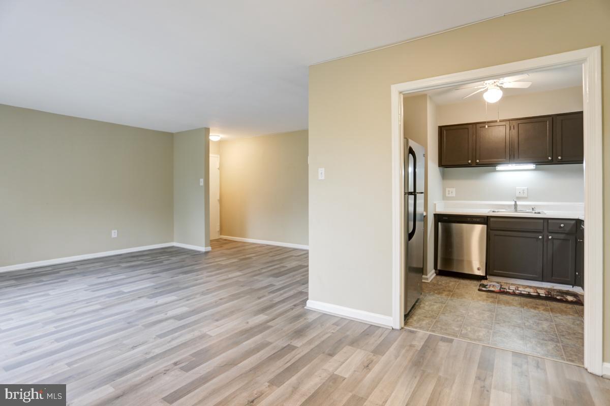 6139 Edsall Road, Unit I Alexandria, VA 22304 - Photo 12 of 26 Open to the kitchen