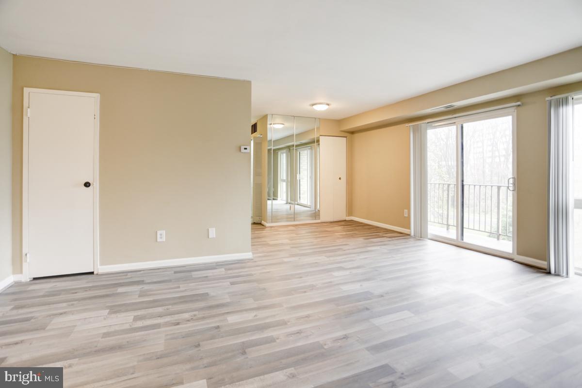 6139 Edsall Road, Unit I Alexandria, VA 22304 - Photo 4 of 26 New laminate flooring