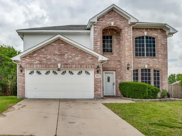 $425,000 | 13628 Cherokee Ranch Road, Fort Worth, TX 76262