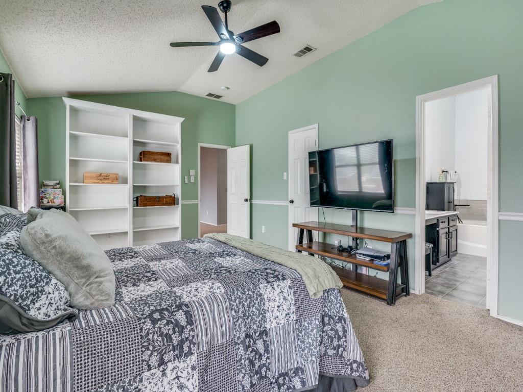 13628 Cherokee Ranch Road Fort Worth, TX 76262 - Photo 30 of 38