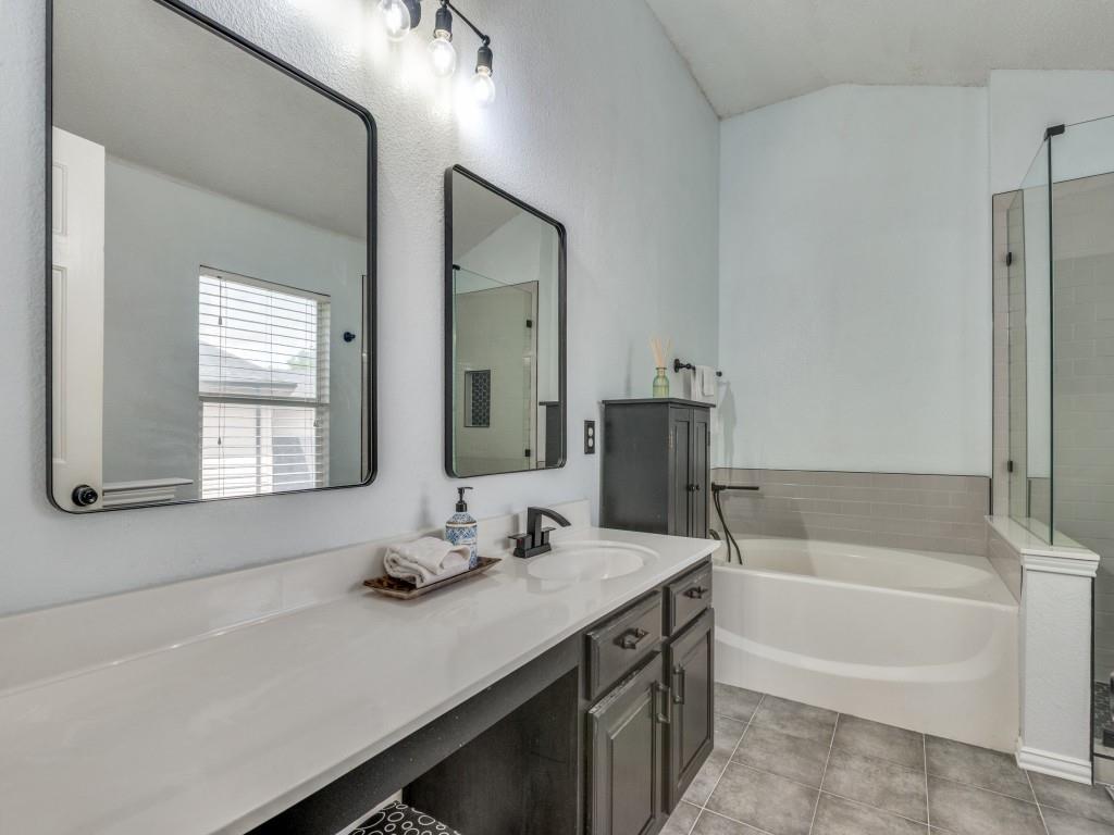 13628 Cherokee Ranch Road Fort Worth, TX 76262 - Photo 31 of 38