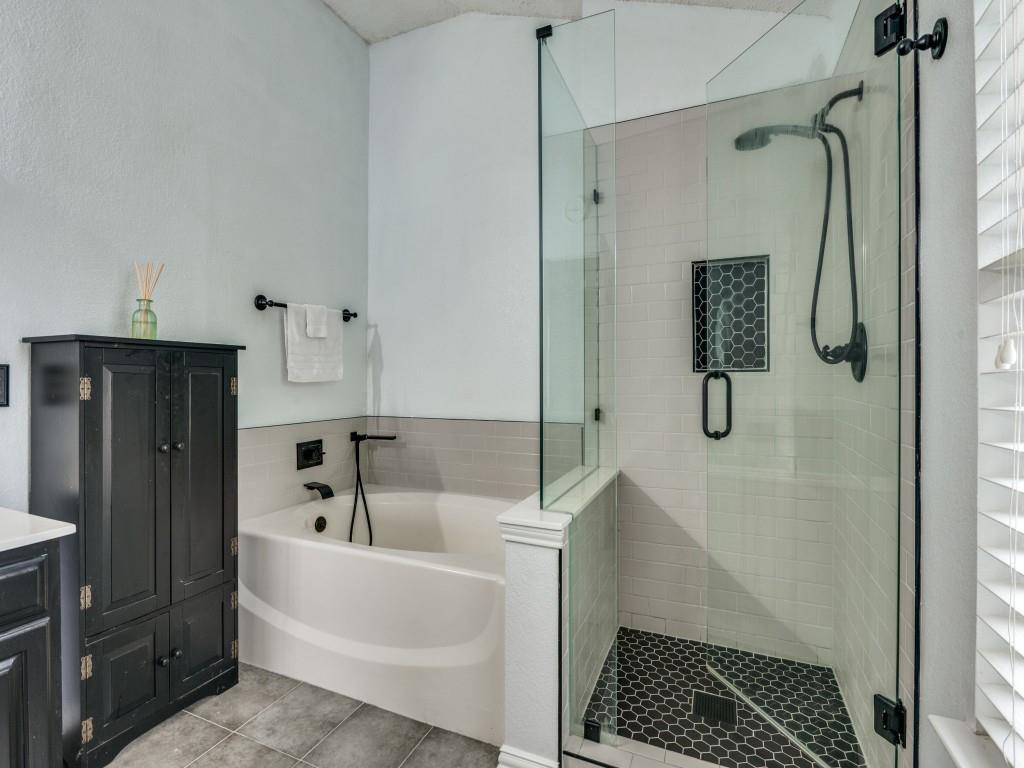 13628 Cherokee Ranch Road Fort Worth, TX 76262 - Photo 32 of 38