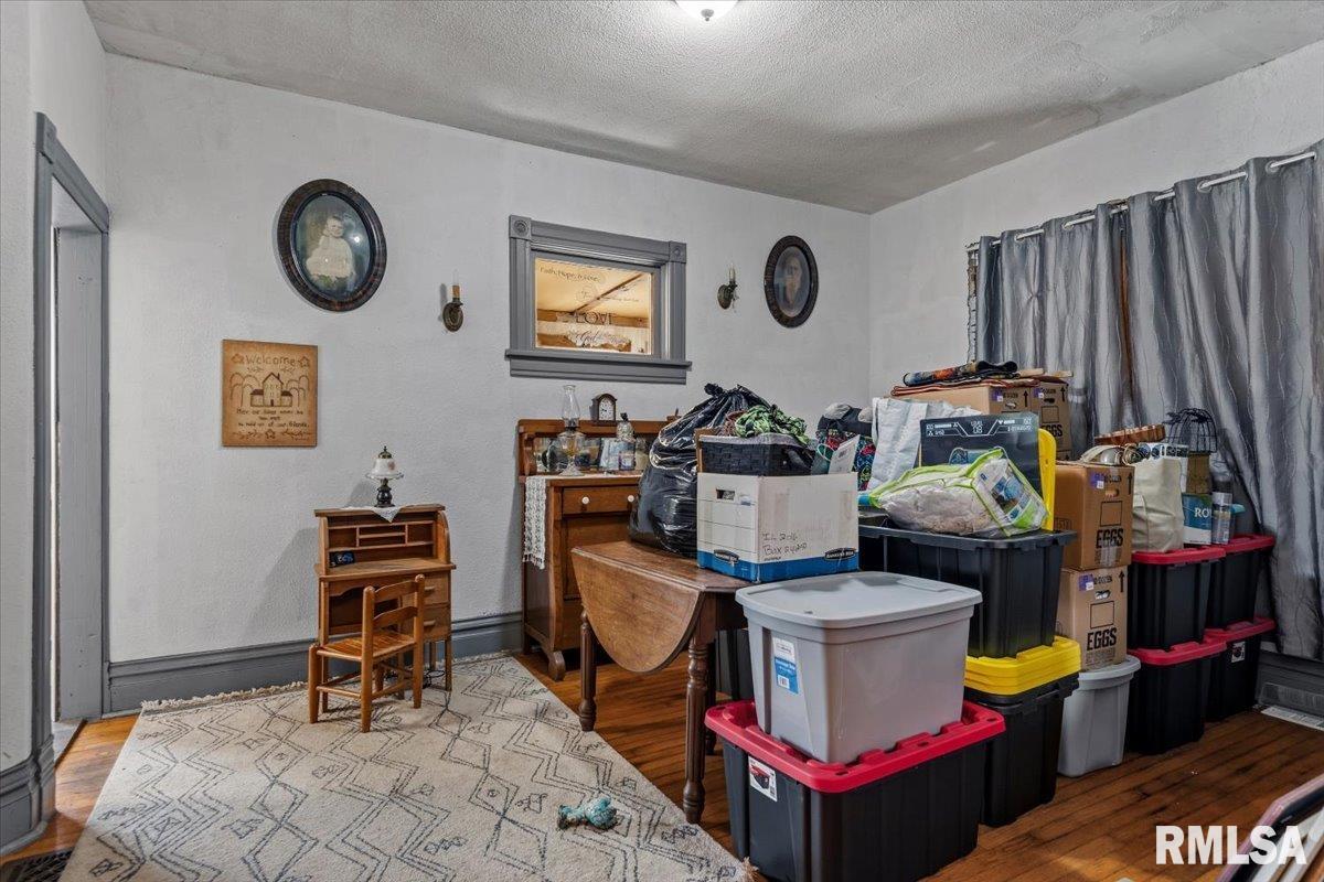 404 North Ewing Street Tallula, IL 62688 - Photo 7 of 41