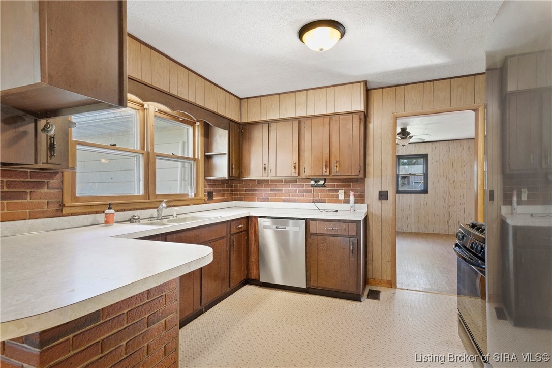217 East Booe Road Austin, IN 47102 - Photo 14 of 24 Gallery Image 14