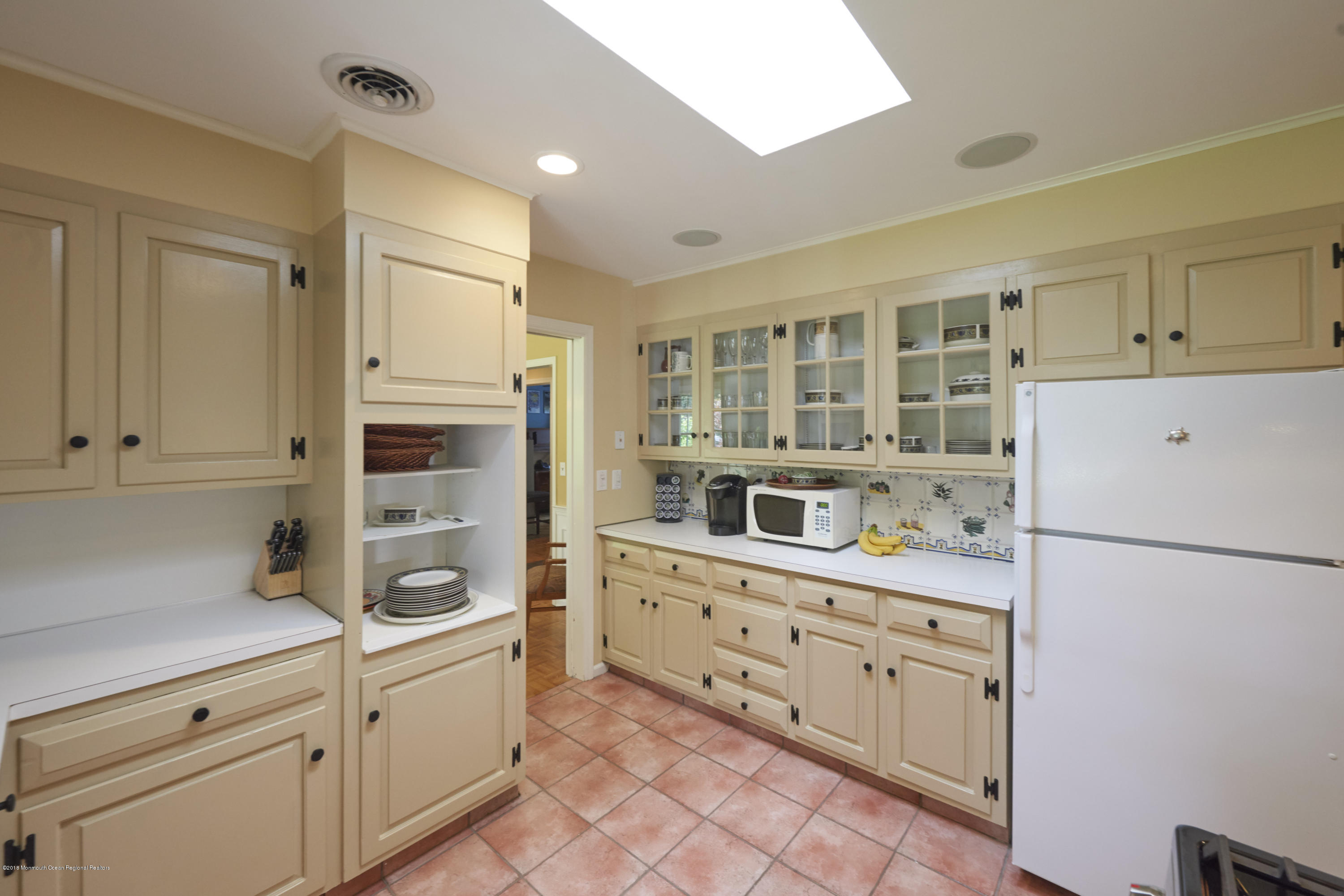 90 Dwight Road Middletown, NJ 07748 - Photo 5 of 19 Kitchen