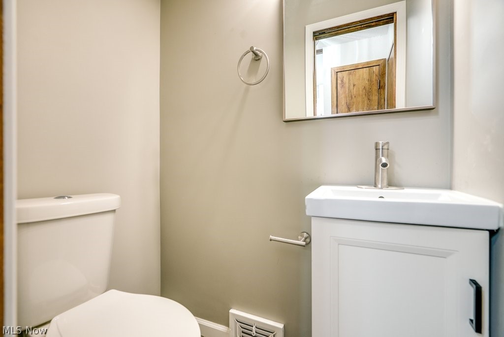 1219 Haverston Road Lyndhurst, OH 44124 - Photo 20 of 34