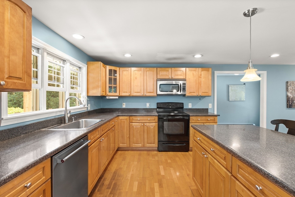 9 Colgate Street Danvers, MA 01923 - Photo 11 of 30 Gallery Image 11