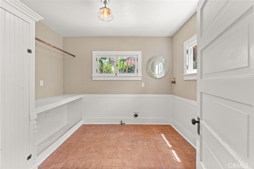 16 Campbell Avenue Redlands, CA 92373 - Photo 26 of 57 a view of room with window and closet