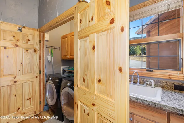 $1,649,000 | 138 W Forest, Star Valley Ranch, WY 83127