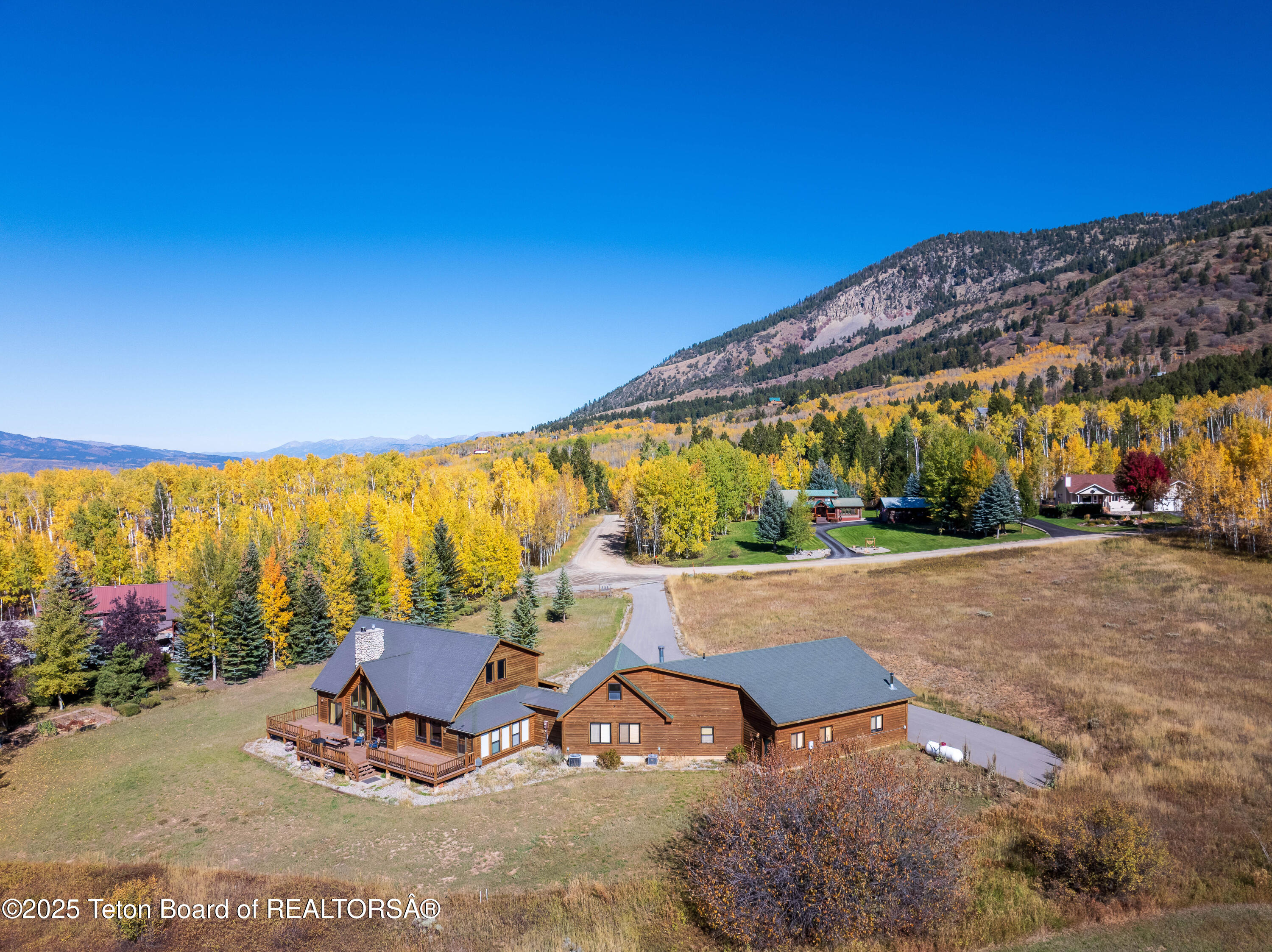 138 W Forest Star Valley Ranch, WY 83127 - Photo 5 of 71 138 W Forest_0510_D-HDR