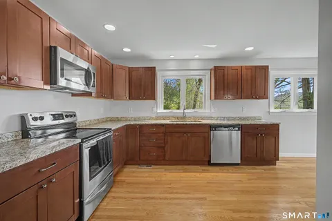 $585,000 | 11 Candlewood Springs Road, New Milford, CT 06776
