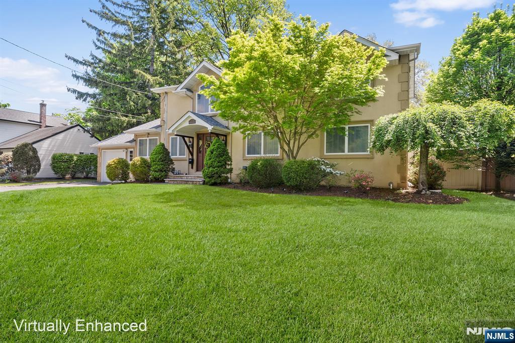124 Crain Road Paramus, NJ 07652 - Photo 3 of 48