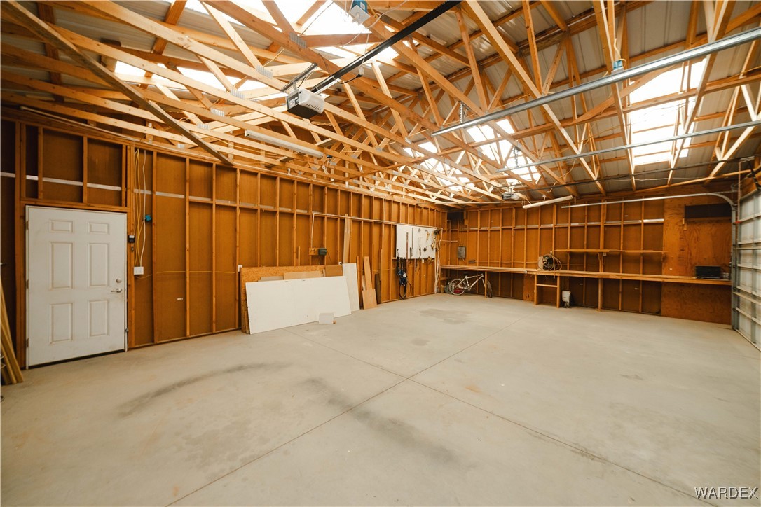 201 South Hope Road Golden Valley, AZ 86413 - Photo 54 of 54 Garage