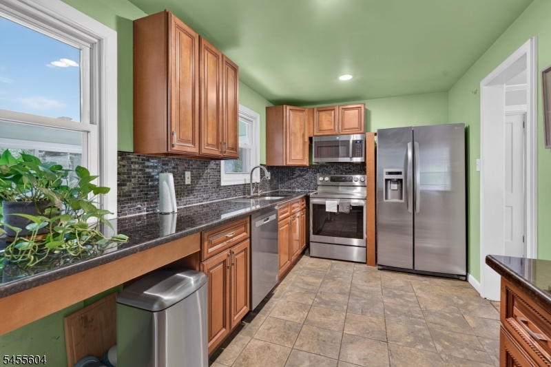 2090 Raritan Road Scotch Plains, NJ 07076 - Photo 8 of 43 Gallery Image 8