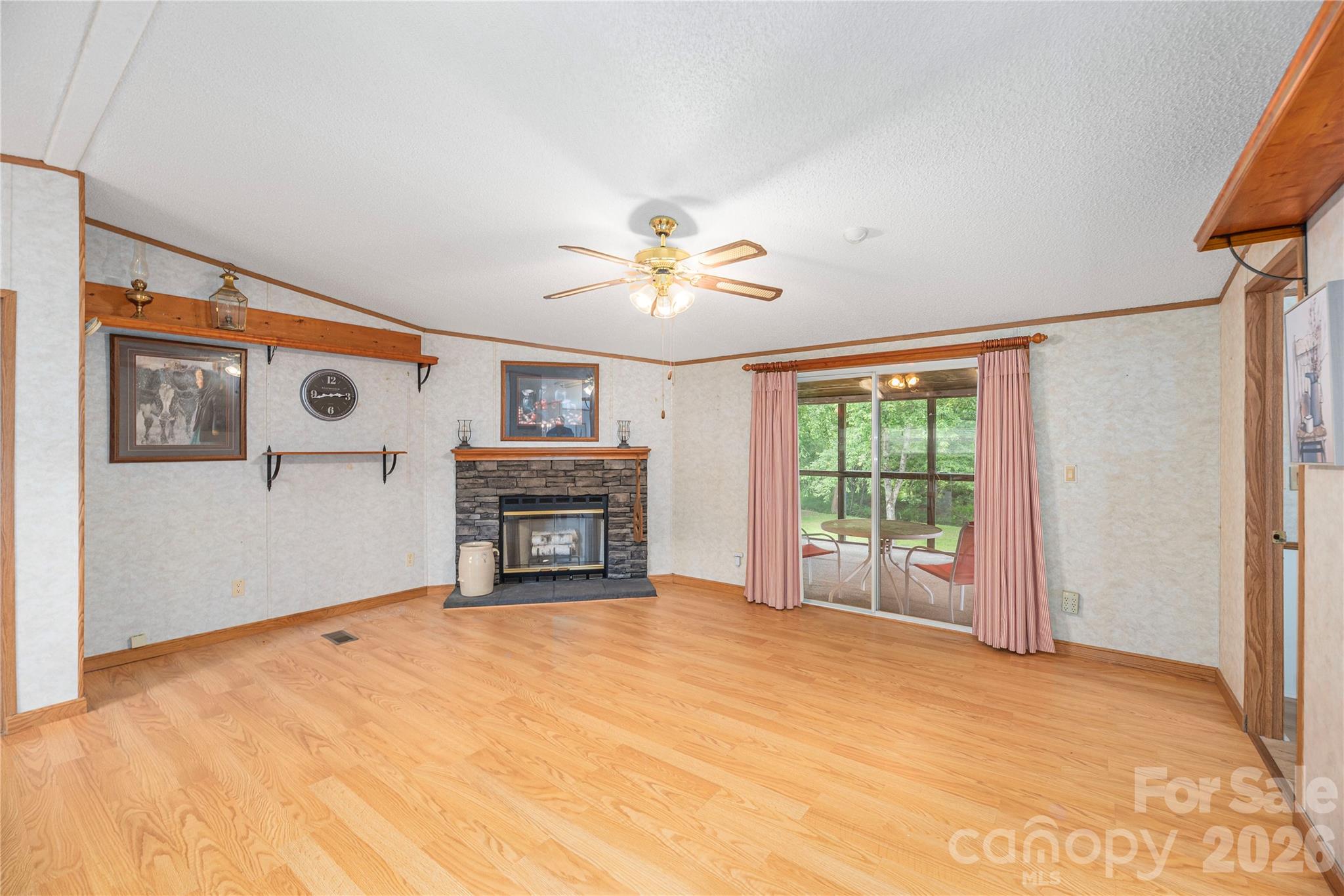 992 Brickyard Road Horse Shoe, NC 28742 - Photo 5 of 27