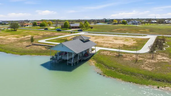 $465,000 | 108 Lakeside Cove, Martindale, TX 78655
