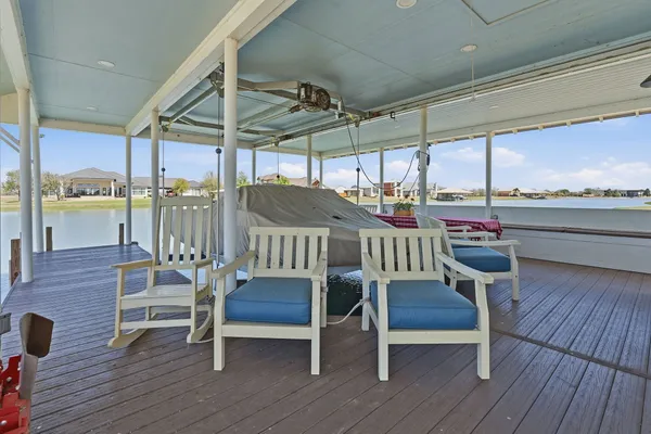 $465,000 | 108 Lakeside Cove, Martindale, TX 78655