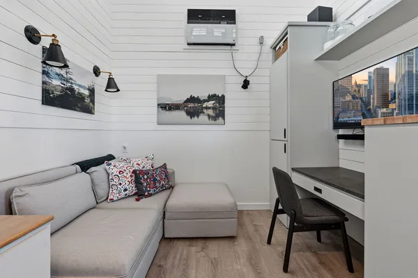 $465,000 | 108 Lakeside Cove, Martindale, TX 78655