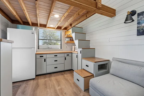 $465,000 | 108 Lakeside Cove, Martindale, TX 78655