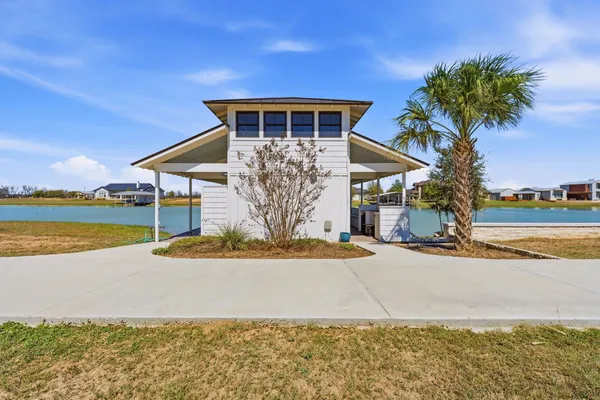 $465,000 | 108 Lakeside Cove, Martindale, TX 78655