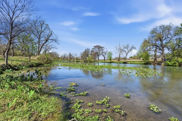 $465,000 | 108 Lakeside Cove, Martindale, TX 78655