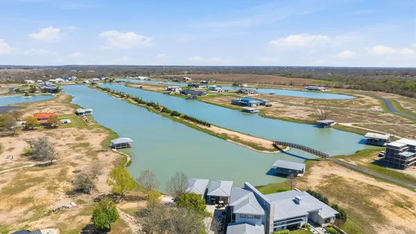 $465,000 | 108 Lakeside Cove, Martindale, TX 78655