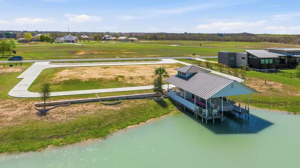 $465,000 | 108 Lakeside Cove, Martindale, TX 78655