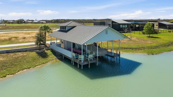 $465,000 | 108 Lakeside Cove, Martindale, TX 78655