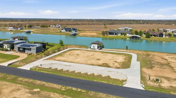 $465,000 | 108 Lakeside Cove, Martindale, TX 78655