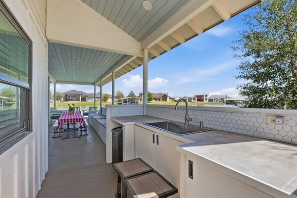 $465,000 | 108 Lakeside Cove, Martindale, TX 78655