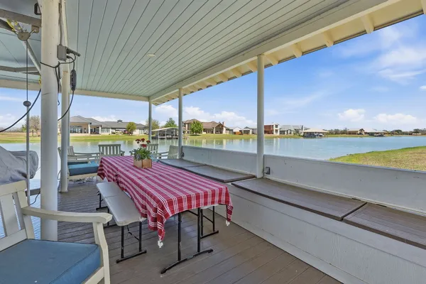 $465,000 | 108 Lakeside Cove, Martindale, TX 78655