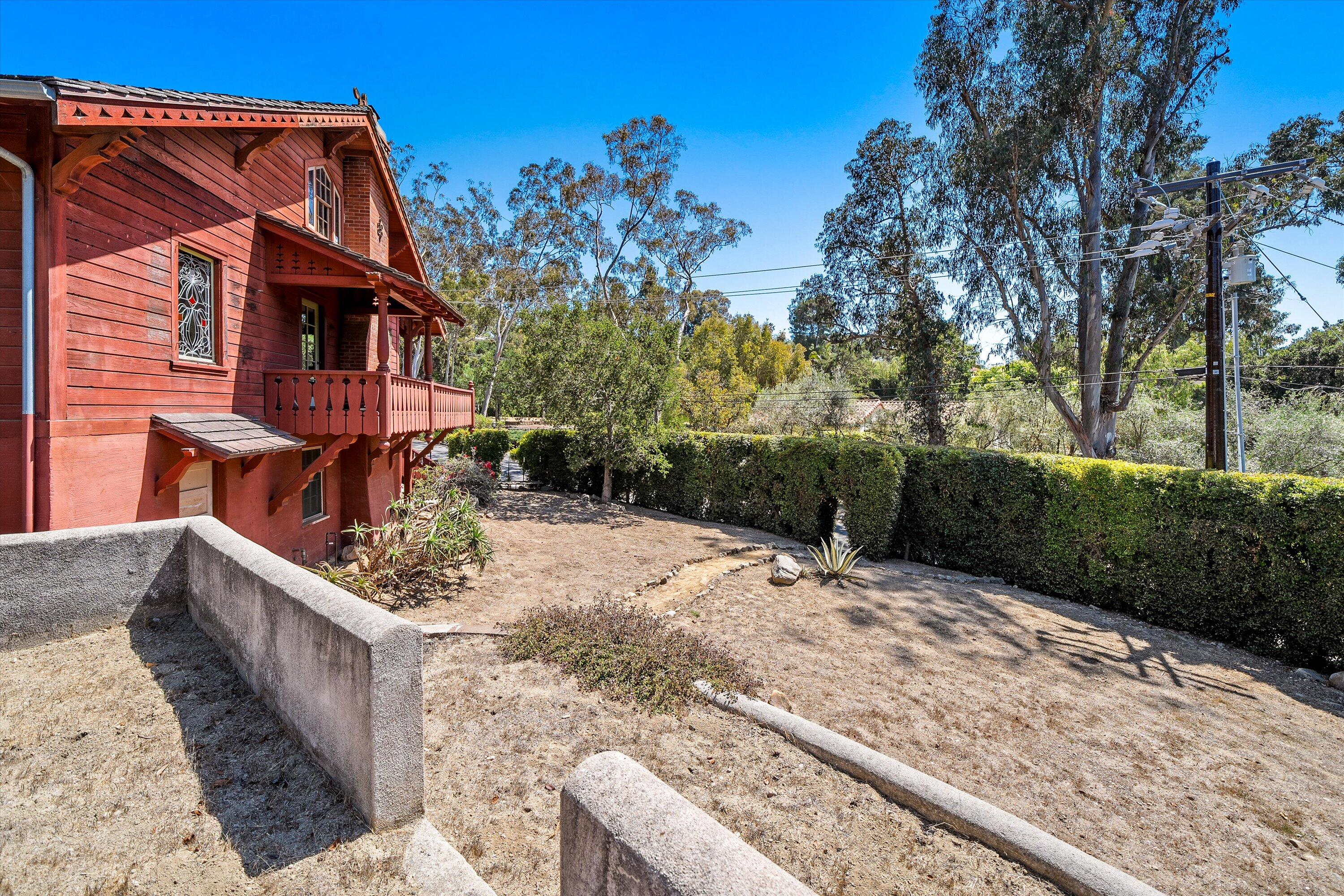 1060 Tremonto Road Santa Barbara, CA 93103 - Photo 35 of 49 Yard/Exterior