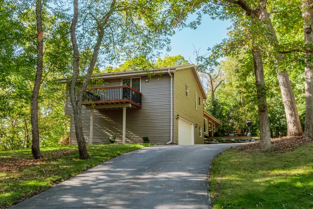 $549,900 | 715 Lochtyn Ridge, Wales, WI 53183