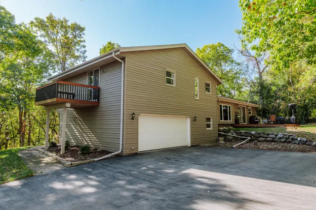 $549,900 | 715 Lochtyn Ridge, Wales, WI 53183