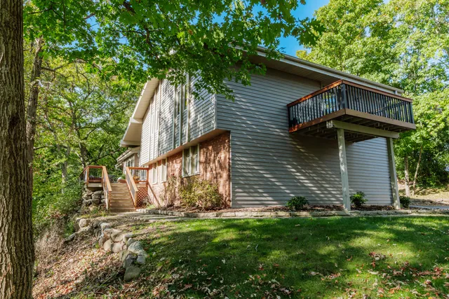 $549,900 | 715 Lochtyn Ridge, Wales, WI 53183