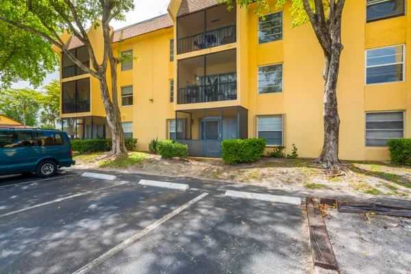 $2,250 | 490 Northwest 20th Street, Unit 1030, Boca Raton, FL 33431