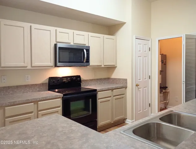 $1,200 | 6106 Maggies Circle, Unit 106, Jacksonville, FL 32244