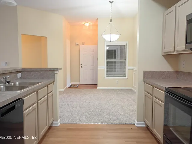 $1,200 | 6106 Maggies Circle, Unit 106, Jacksonville, FL 32244