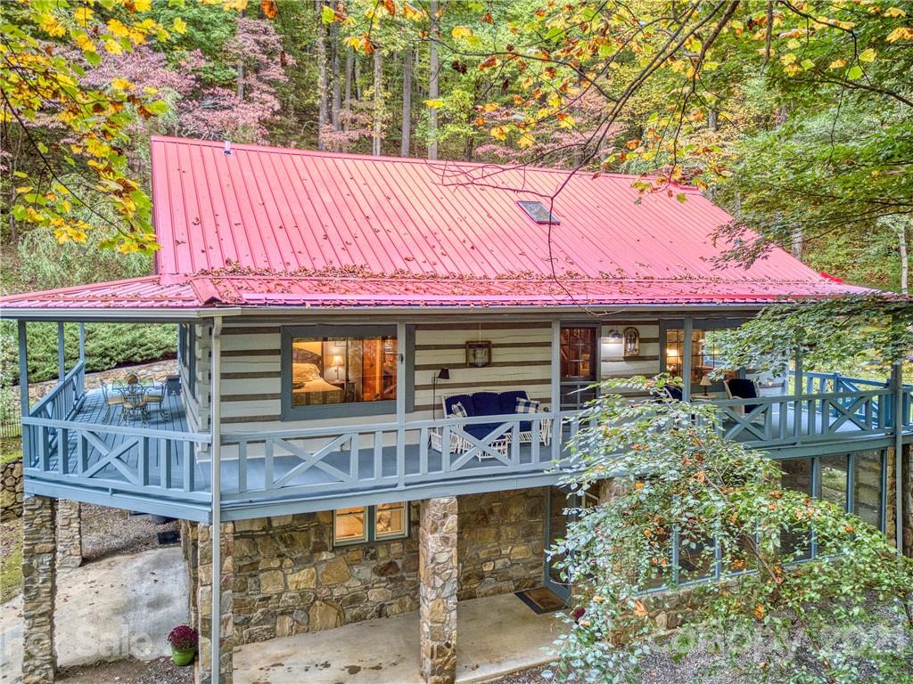 1052 Springbrook Farm Road Waynesville, NC 28786 - Photo 1 of 37