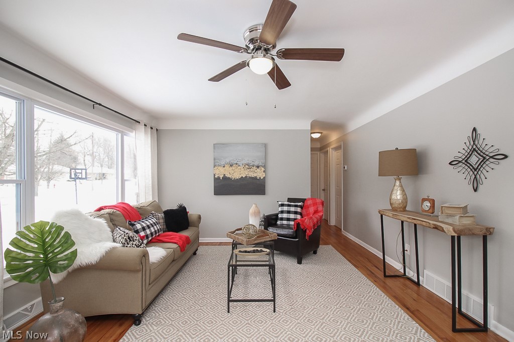 742 Edgewood Road Cleveland, OH 44143 - Photo 4 of 35 Gallery Image 4