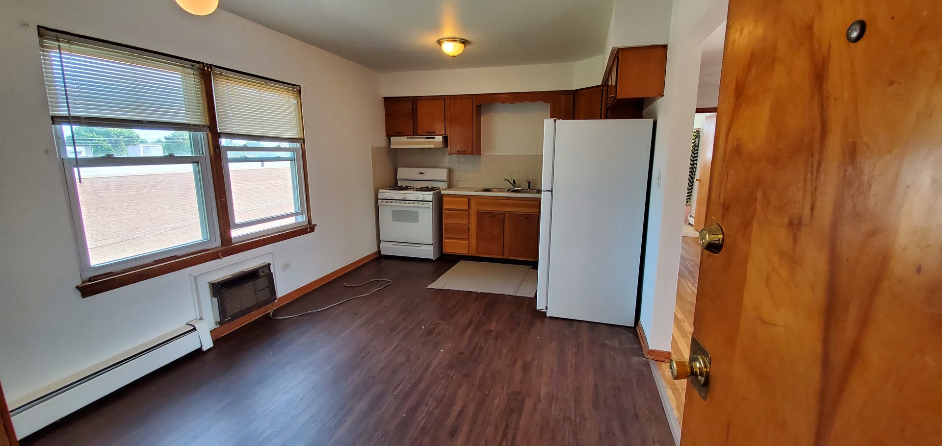 606 Iowa Avenue Addison, IL 60101 - Photo 10 of 20