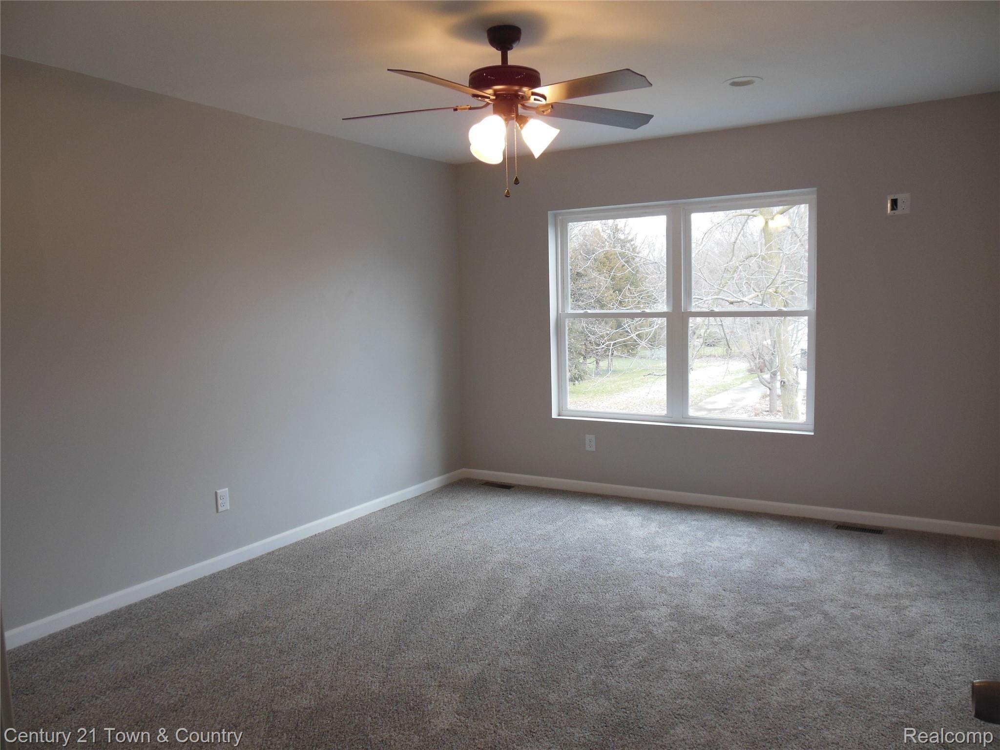 3298 Harrison Avenue Rochester, MI 48307 - Photo 13 of 30 DSCN1495.JPG