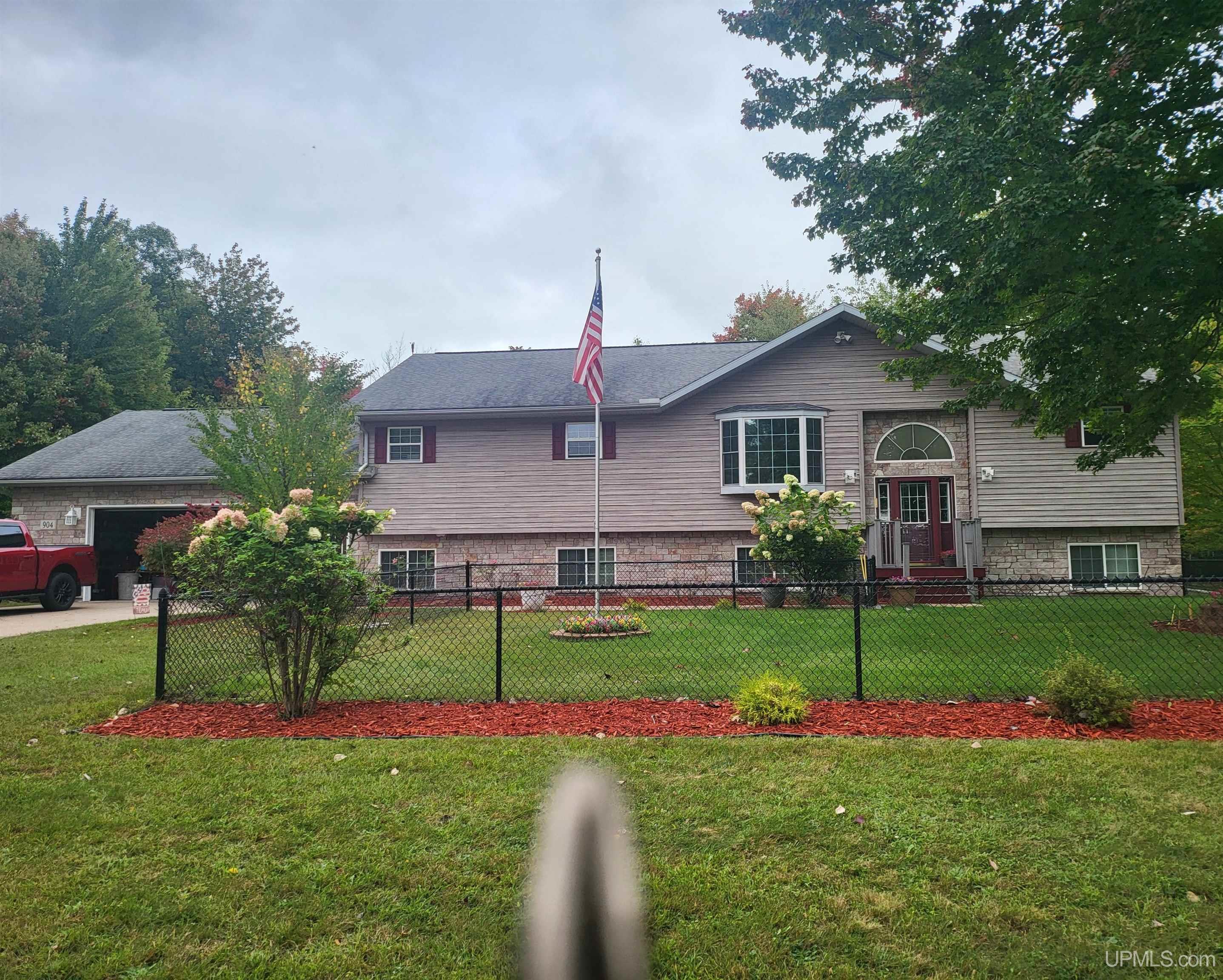 904 Pierce Street Niagara, WI 54151 - Photo 1 of 10 Gallery Image 1