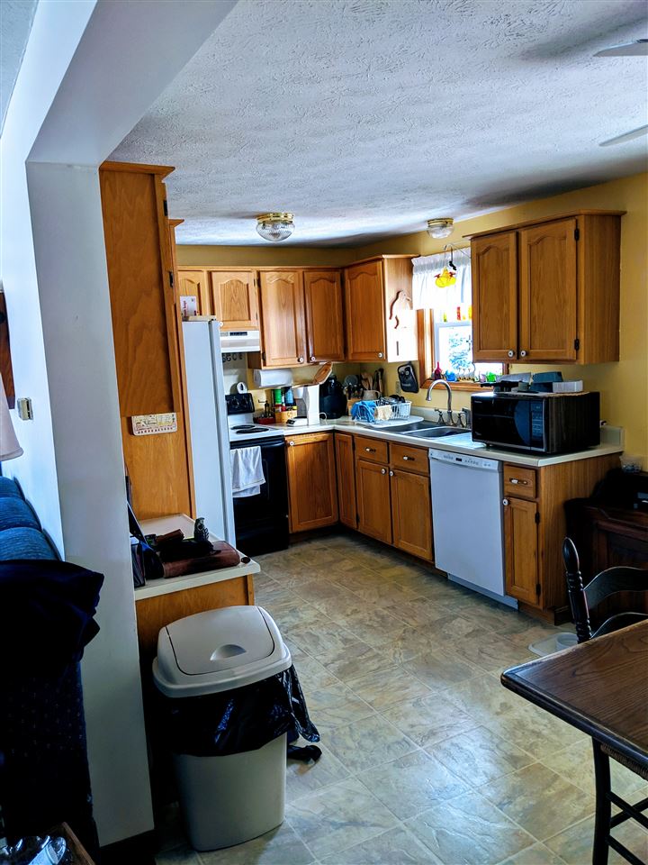 47 Pullman Street Manchester, NH 03103 - Photo 4 of 20 Gallery Image 4