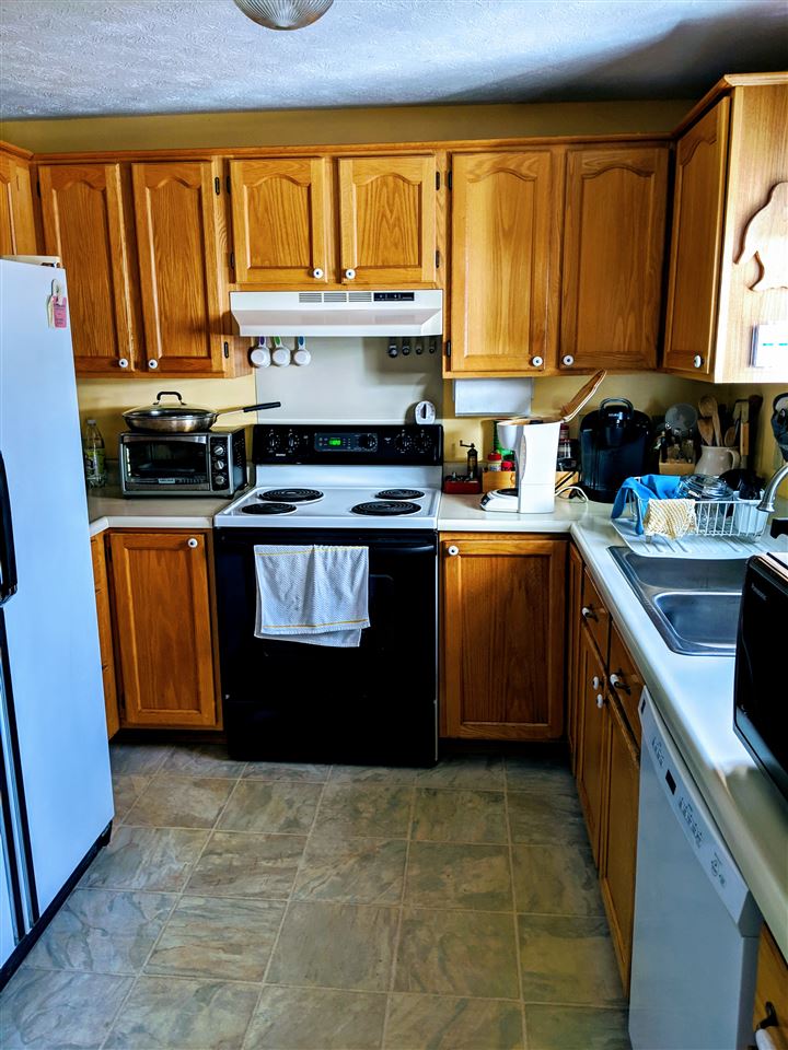47 Pullman Street Manchester, NH 03103 - Photo 5 of 20 Gallery Image 5
