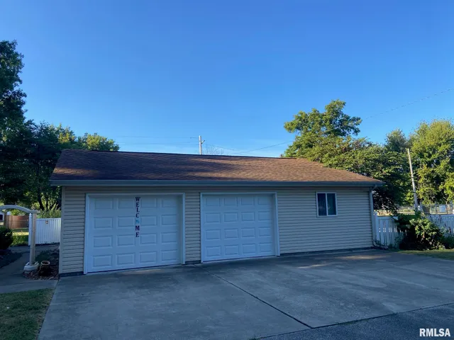 $165,000 | 1426 West Adams Street, Taylorville, IL 62568